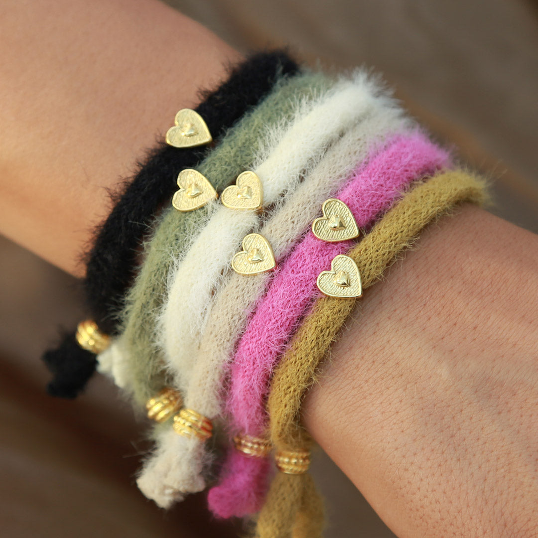 Armband fluffy olijfgroen