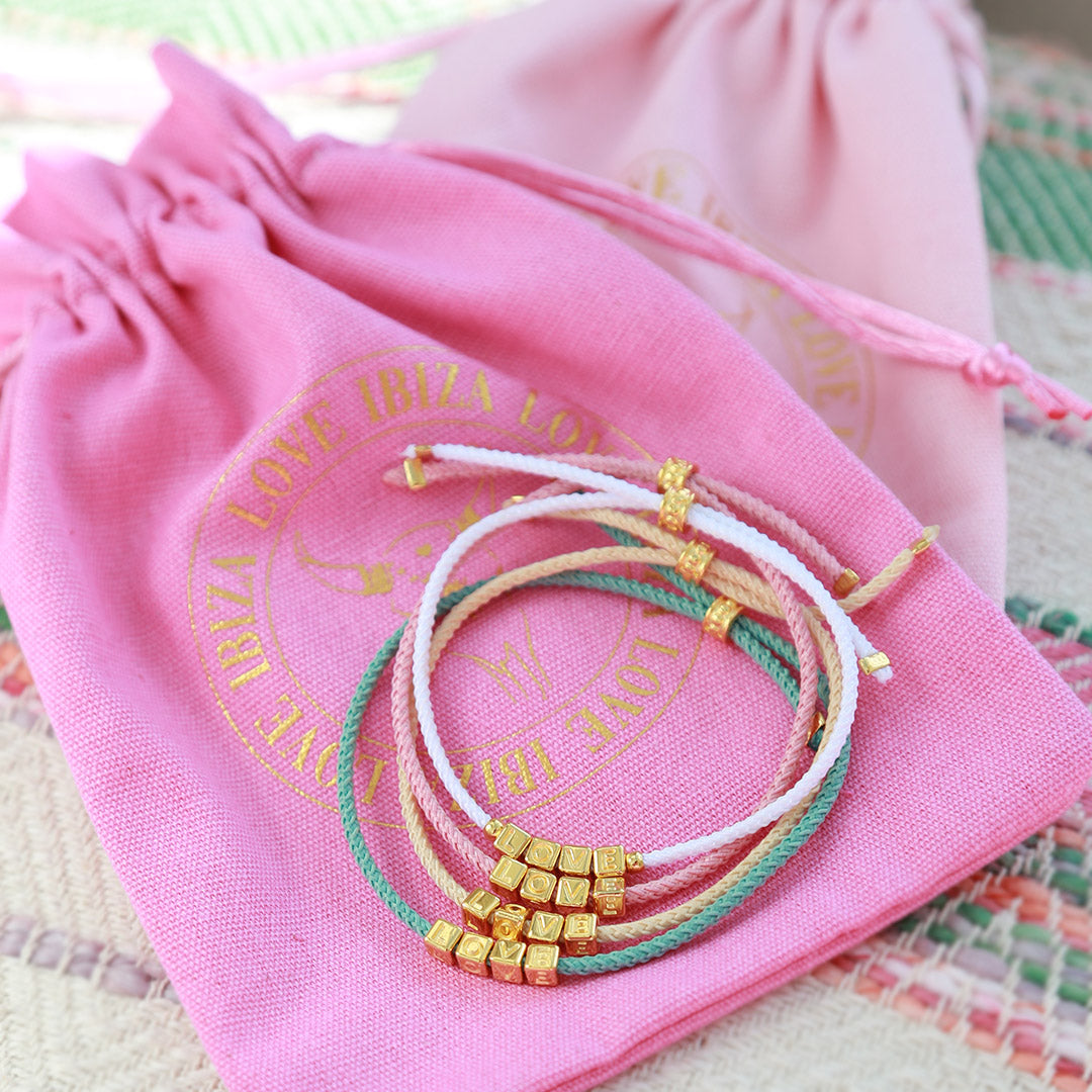 Le bracelet love argent rose