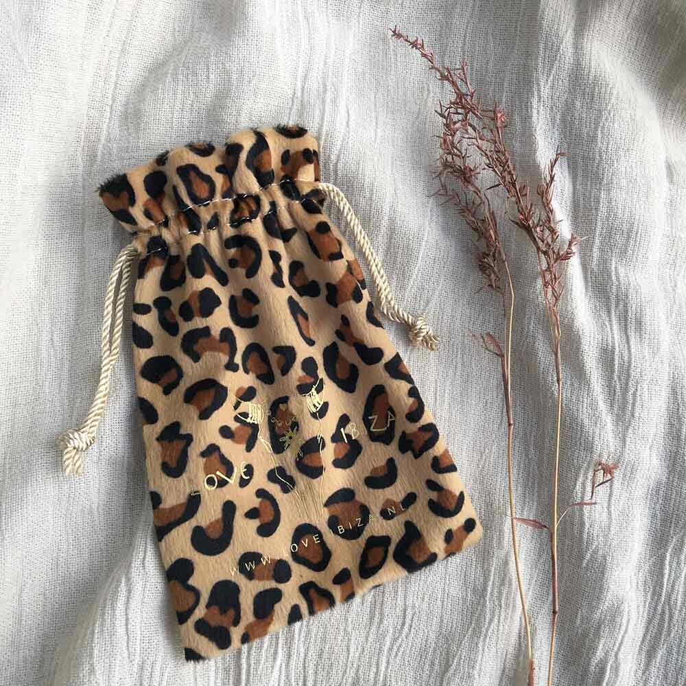 Kado zakje leopard velvet