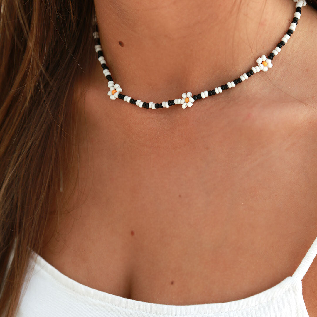 Choker black white daisy